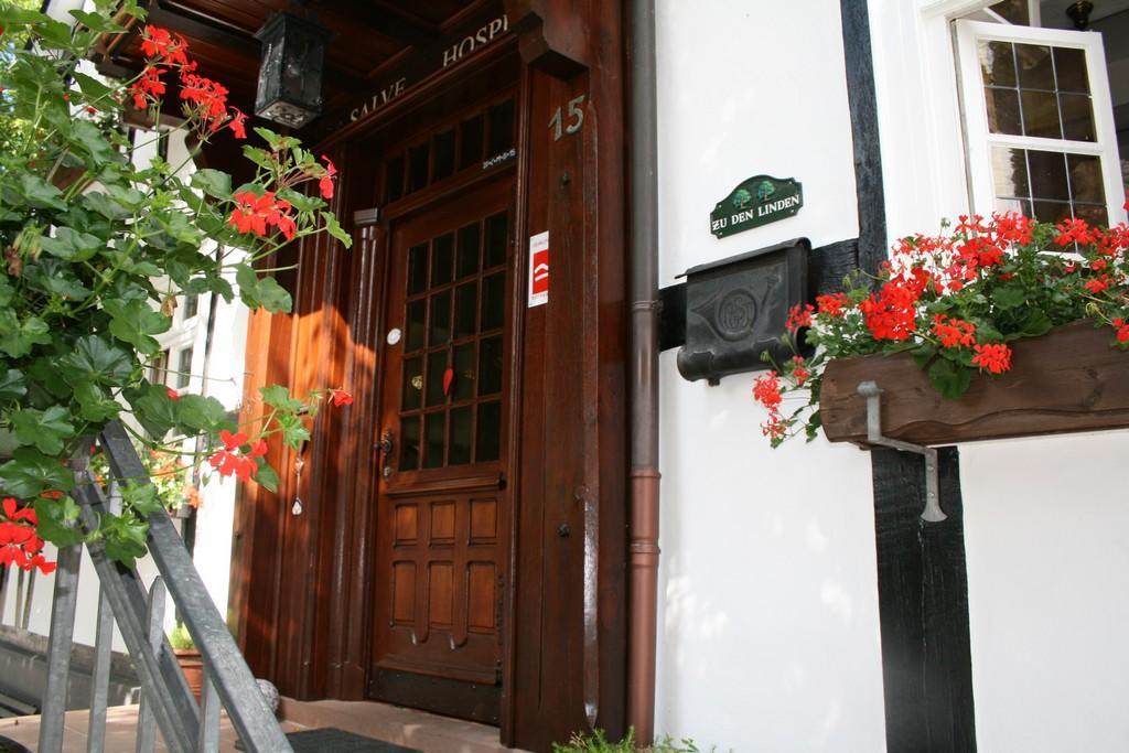 Hotel Gasthof Zu Den Linden Oberhundem Ngoại thất bức ảnh