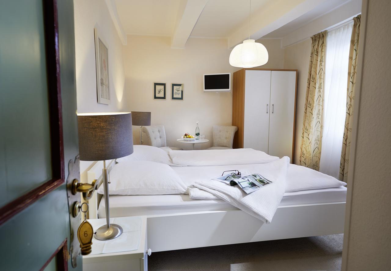Hotel Gasthof Zu Den Linden Oberhundem Ngoại thất bức ảnh